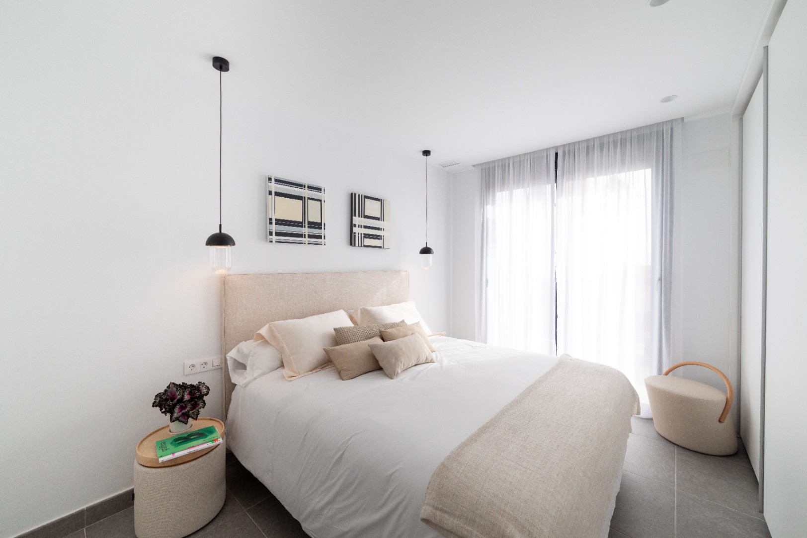 Villas with sea and mountain views in Finestrat