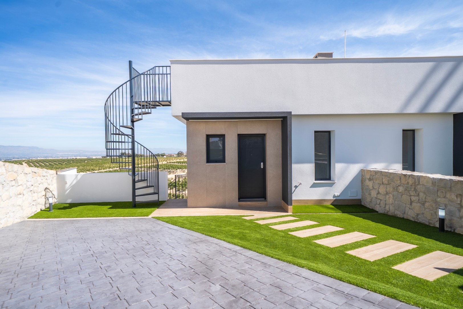 Luxury twin and detached villas by the golf course.