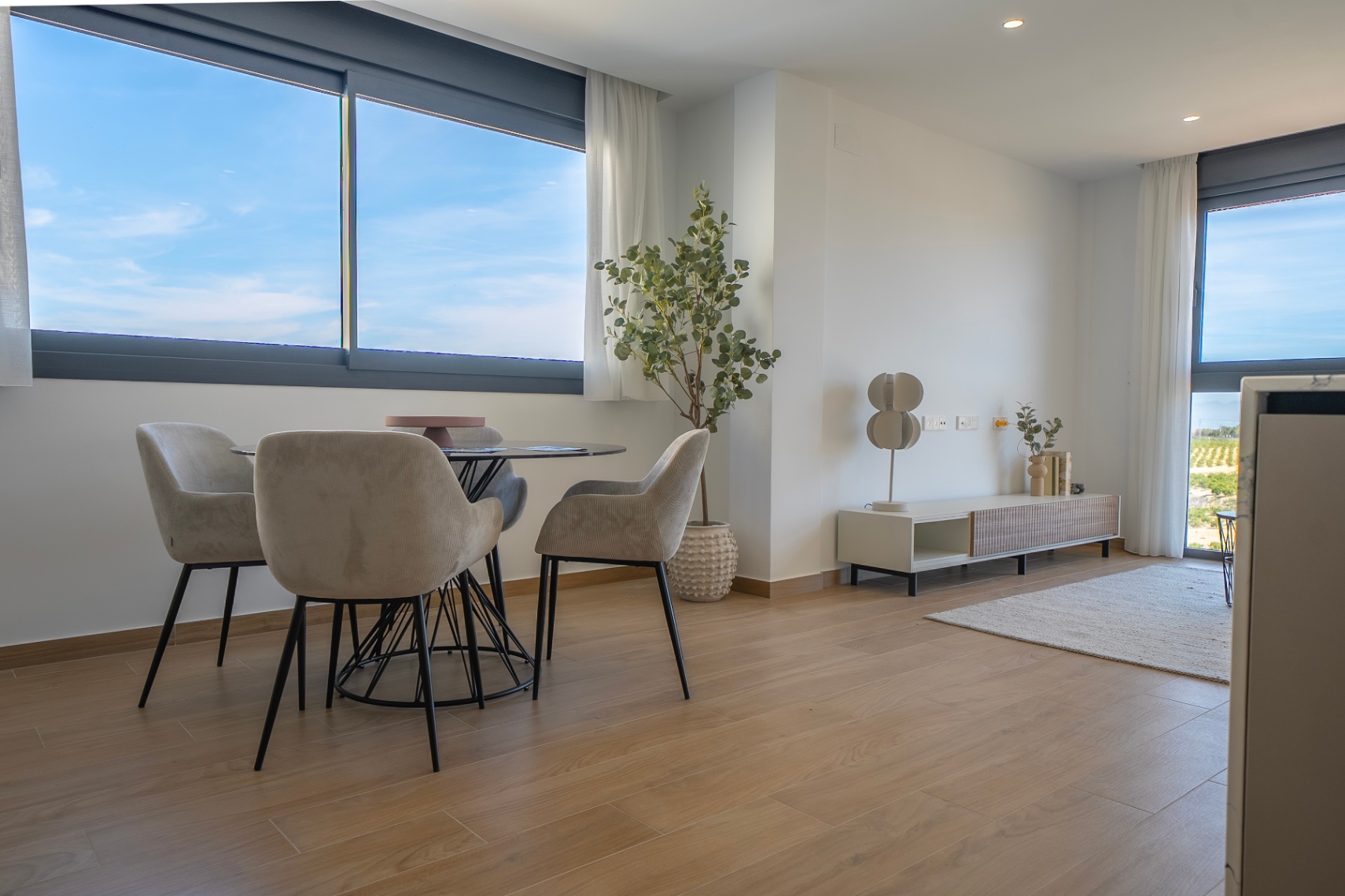 Luxury twin and detached villas by the golf course.