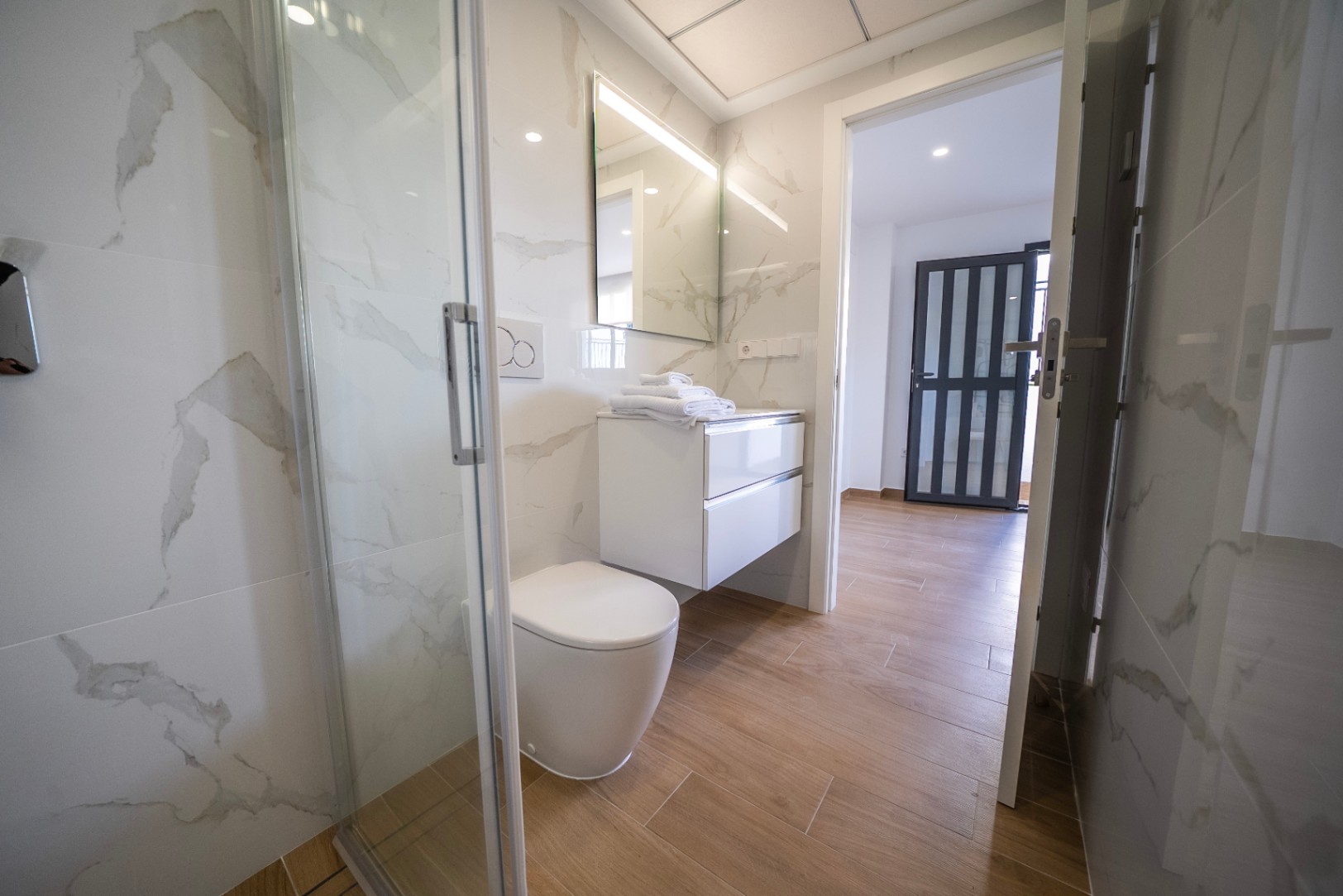 Luxury twin and detached villas by the golf course.