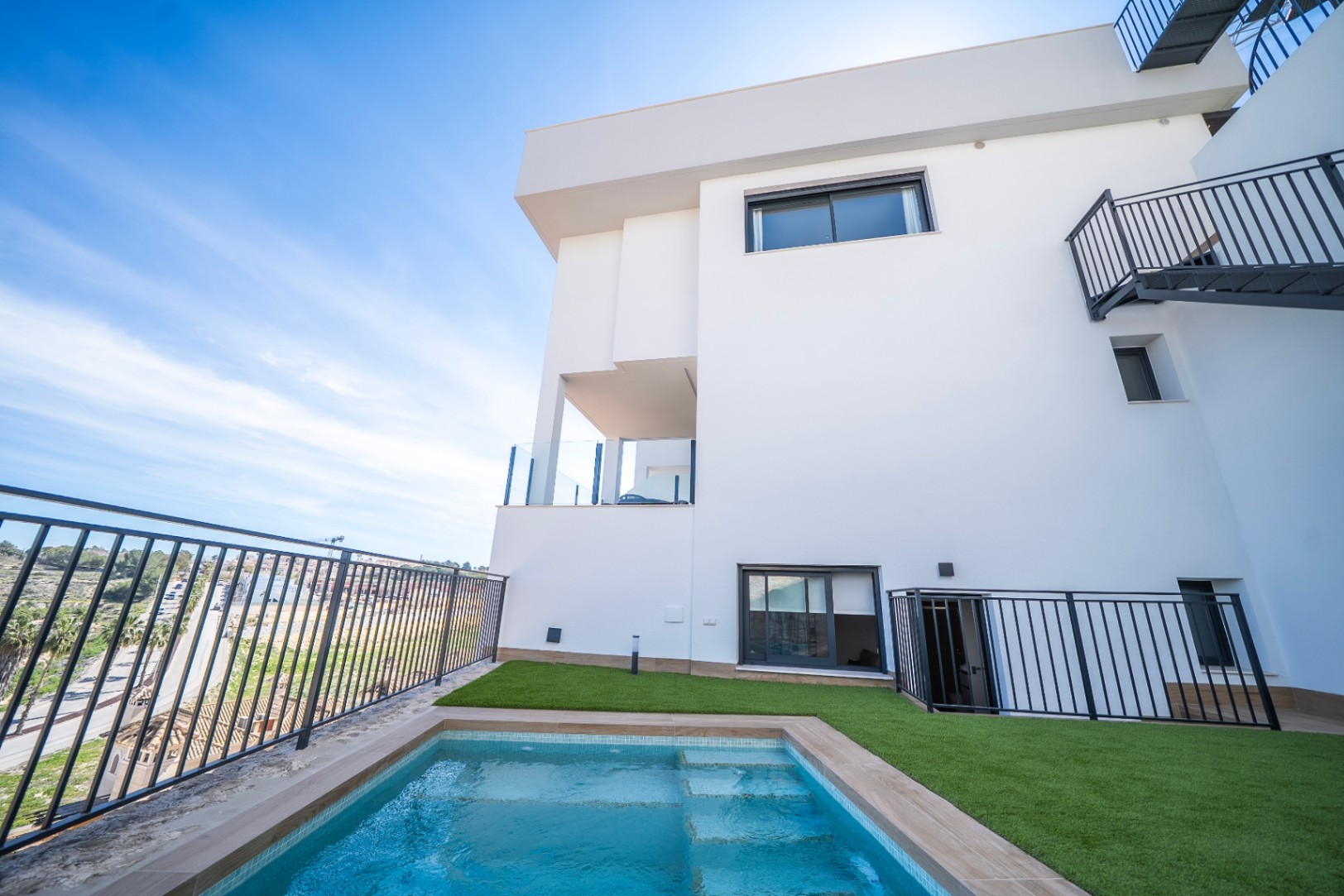 Luxury twin and detached villas by the golf course.