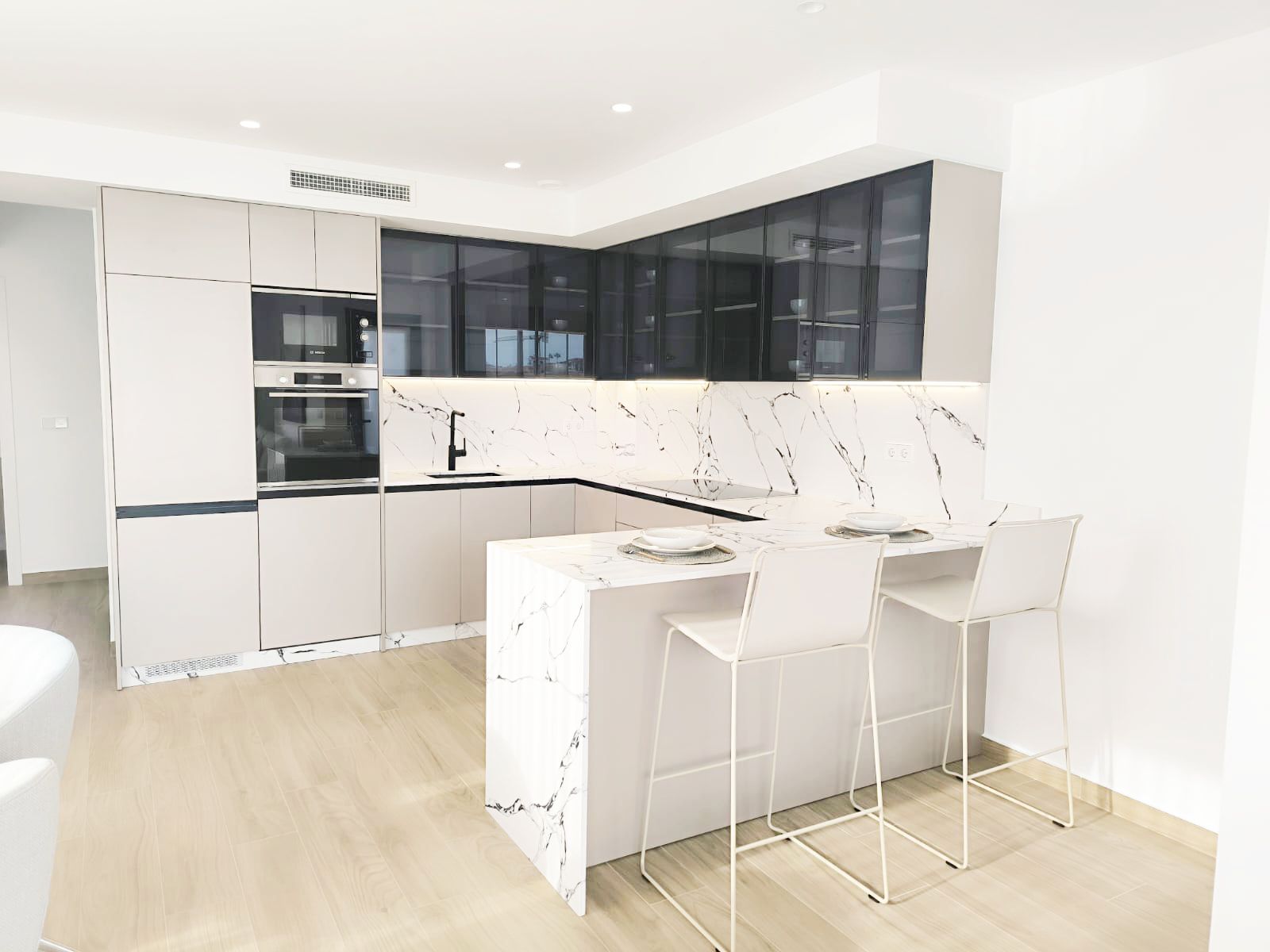 Luxury twin and detached villas by the golf course.